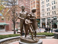 Скульптурная группа на улице Бостона