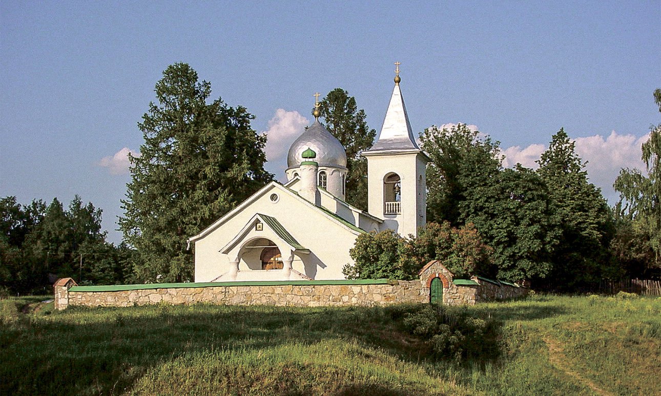 Церковь Святой Троицы в Поленово